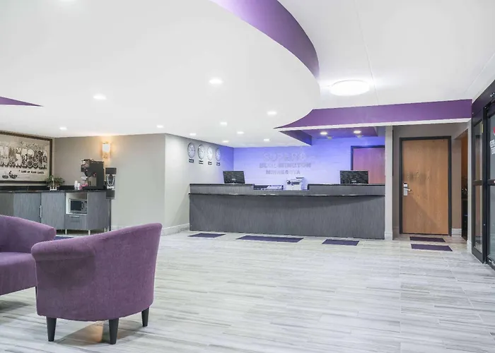 Hotel Super 8 By Wyndham Bloomington/airport 2*