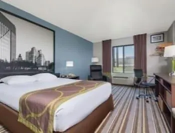 Super 8 By Wyndham Bloomington/airport Hotel