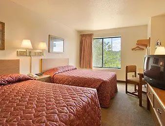Super 8 By Wyndham Bloomington/airport 2* Bloomington